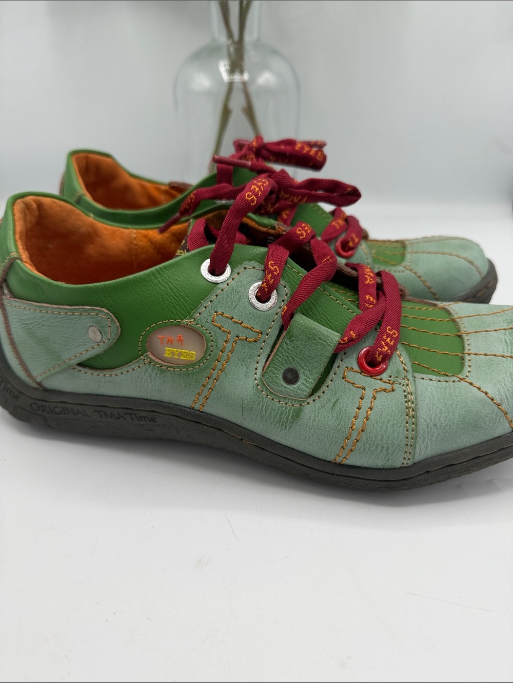 TMA Eyes Green Two-Tone Casual Sneakers with Red Laces - Picture 3 of 9